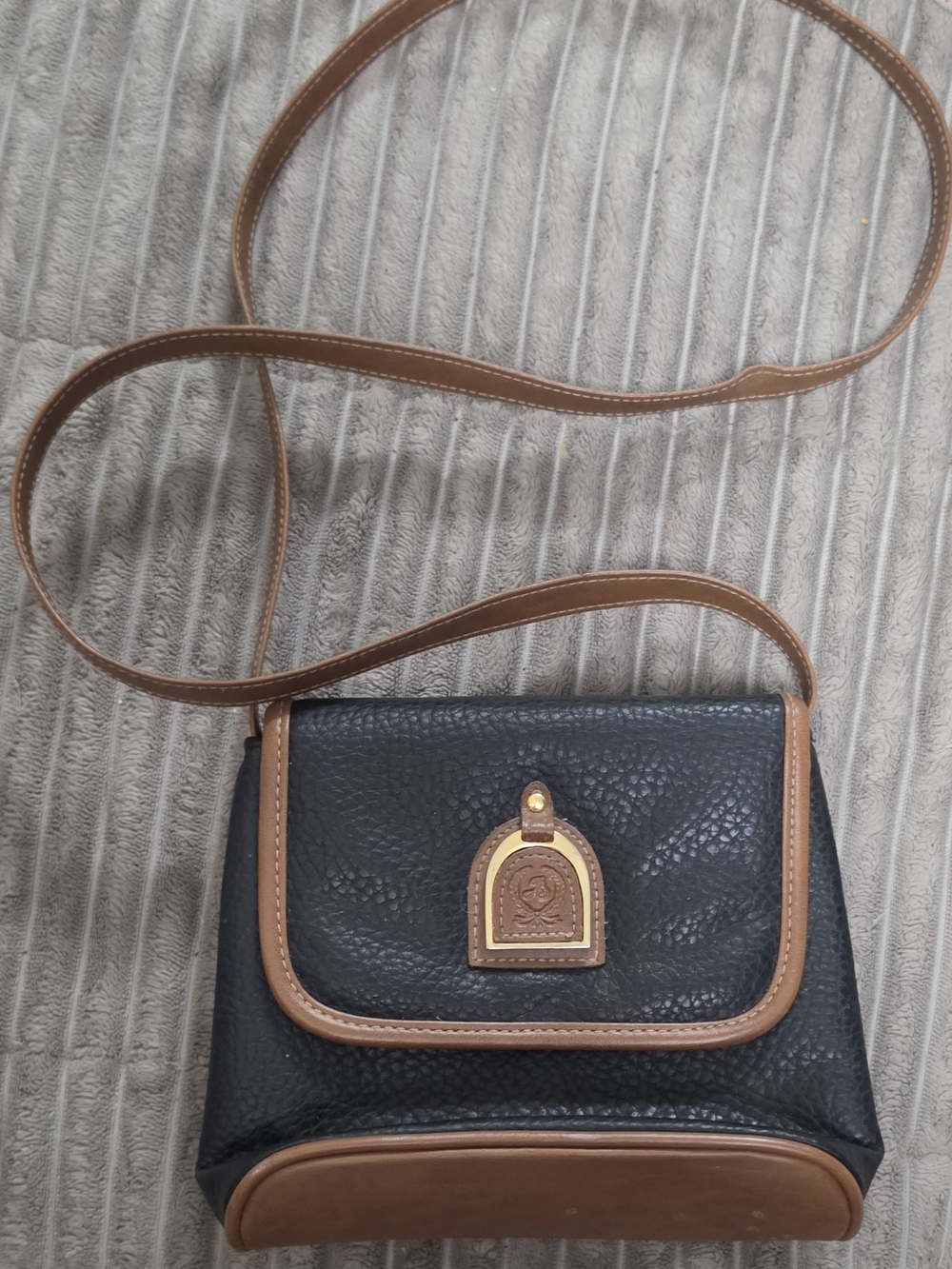 Jaclyn Smith Black and Brown Leather Crossbody Bag
